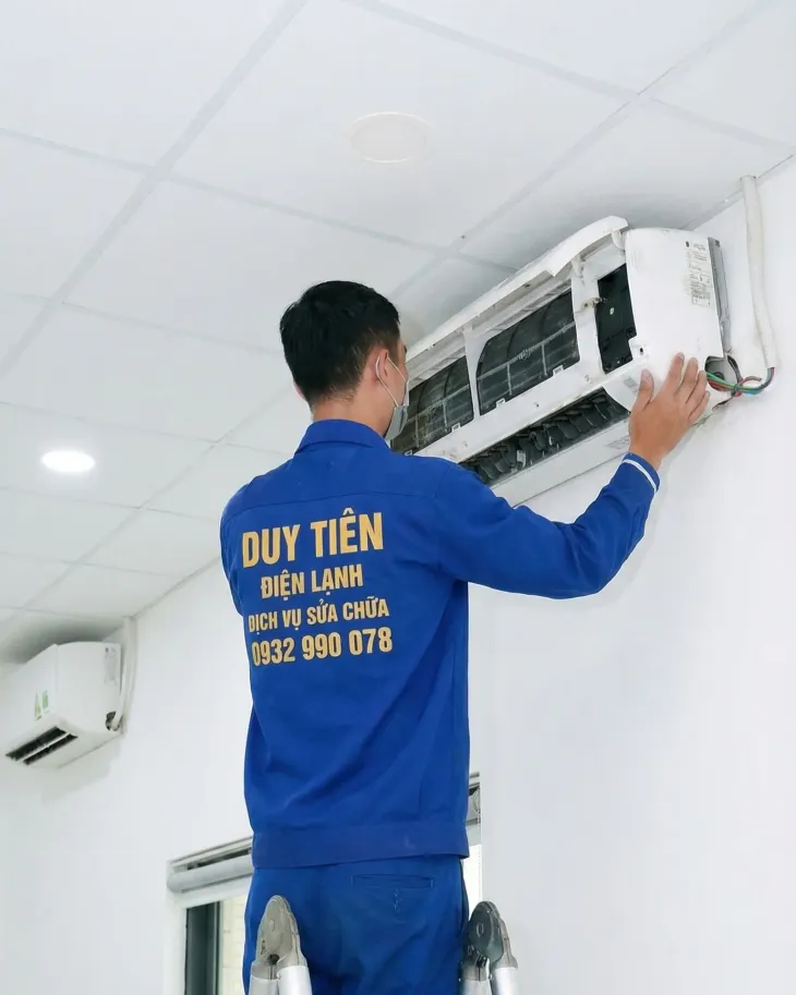 Kỹ thuật viên điện lạnh